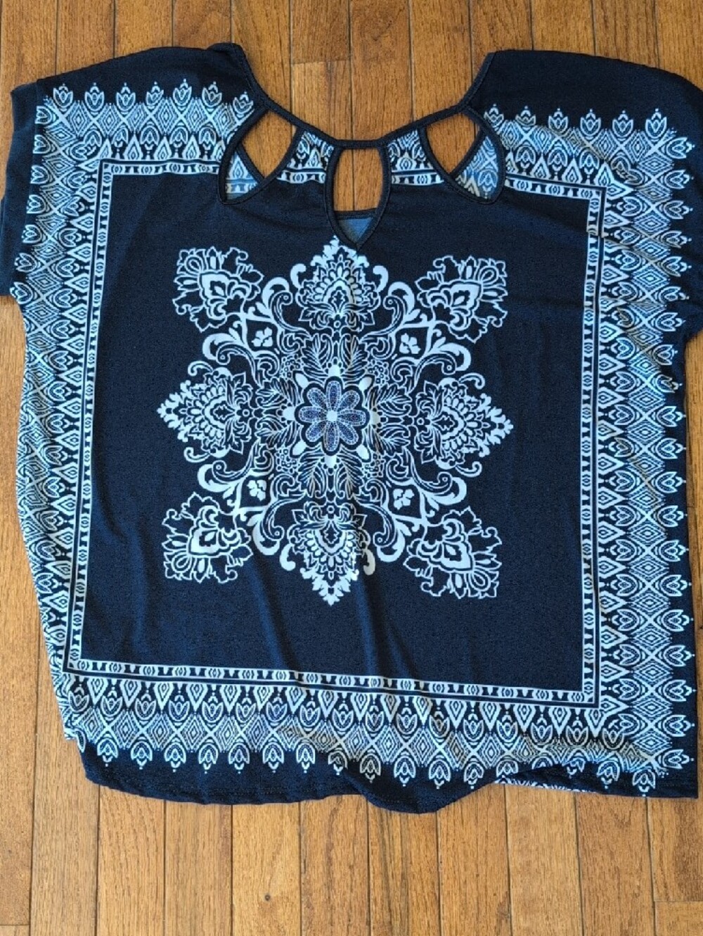Lavish Navy Blue Short-Sleeve Top with White Medallion Print - Picture 3 of 3